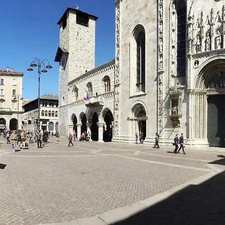 Antico Rodari Historic Center By Logicasa *